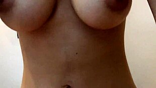 she's riding so good with those big boobs. feels amazing.