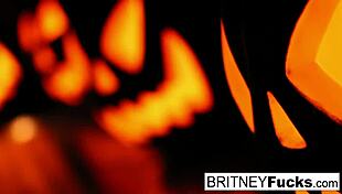 i love watching two hot blondes share their halloween scare