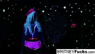 i love watching two hot blondes share their halloween scare