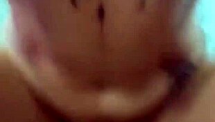 safada gozou e nao sossegou ate tirar leite do seu macho