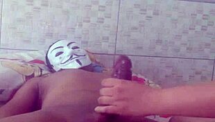 chegou em casa com o cu assado tem que dar conta do corno