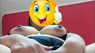 Estudiante Le Gusta Que La Vea Como Se Viene En La Cámara