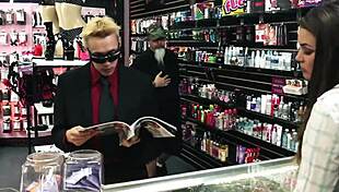 चिको कहता है, तुझे जोरदार चोदूंगा चूत कम से भर दूंगा