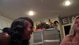 hot ebony and blonde lesbians lick pussy!