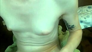 Milf Shemale Fucking Herself In The Ass!