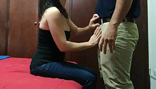 Rico sexo despu�s de una noche de tragos y coqueteos con extra�os llegamos a casa ardientes despu�s de pasar una noche en un lugar nocturno bailando y coqueteando con extra�os una noche fabulosa