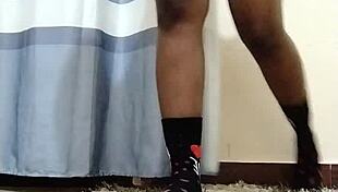 Ebony Fingers Herself To Powerful Orgasm