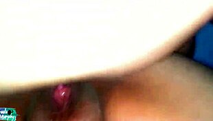 me encanta que me metan los dedos en el culo mientras me follan de perrito