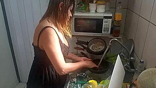 Sarah Rosa Shows Tits And Ass