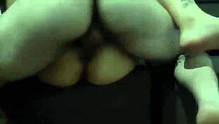 SAFADO DO ELETRICISTA ME COMEU DE QUATRO E ME PEGOU NO COLO!!