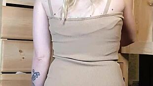 एशियन औरत सिगरेट पीती देखता हूं