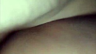 hey, gordita peruana cachando en el auto con maduro sin condon.