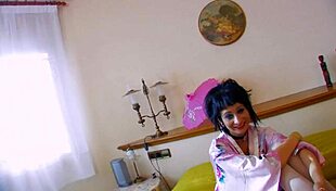 Damn, that hairy brunette pussy takes it deep!