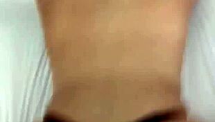 पिनाय डॉगी स्टाइल में क्रीमपाई लेती हुई!