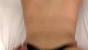 पिनाय डॉगी स्टाइल में क्रीमपाई लेती हुई!