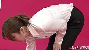 amateur nude shoot with Maki Momoi in sexy lingerie