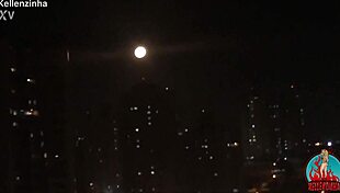 Young amateurs pose naked under the super moon in São Paulo