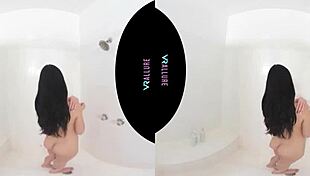 Beautiful Jade Baker Suggestively Masturbates With Vibrator In Bath