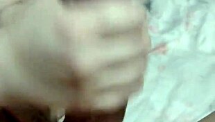 novinha chupando e masturbando com dedo seu comedor segue para ver videos novos todos os dias