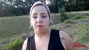 gostosa fodendo mesmo com pessoas passeando ali