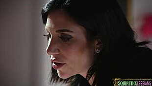 Teen Babe In Cute Threesome