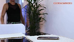 Hey, Sucking the Delivery Guy’s Huge Cock! 😜