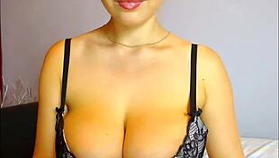 i watch kattelovely1's big tits on webcam