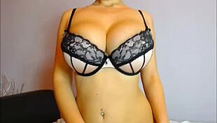 i watch kattelovely1's big tits on webcam