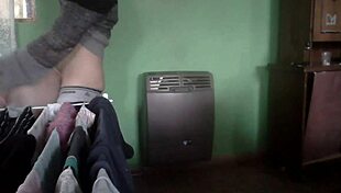 cogiendo en la cocina al lado del calefactor con mi pareja