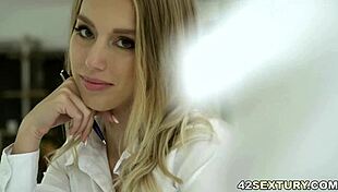 Just wanna have fun with kira thorn, tiffany tatum, and missy luv in a threesome with oral and anal