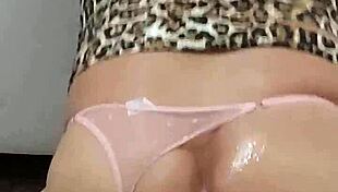 gemendo na pica fudendo de quatro gay curte alargarco cuzinho?