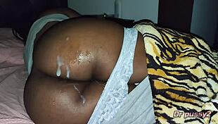 traficante de pau grande e duro acorda e fode a sua puta negra pela manh� antes que o namorado dela apare�a 😈