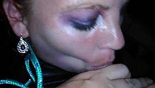 i'm givin a blow job to this redhed in realty with suckin and handjob