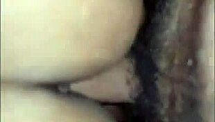 Man, this gordinha safada knows how to work it for cash! 🔥💦