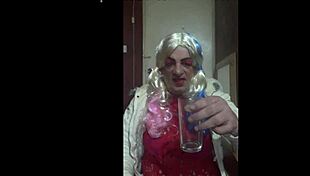 As a bisexual crossdresser, i love tasting my own piss 😏