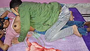 अपनी मैच्योर देसी बीवी को जोश से शेयर करता हूं