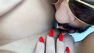 foda na piscina com banho de porra na boca delicioso