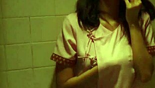 Aum Lakkana's intriguing solo performance in a celebrity scene