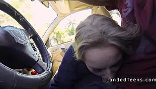 देसी लड़की हॉट टीन को तीव्र लंड चूसाई देती