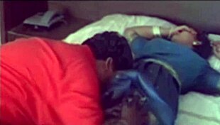 Mallu beauty Roshani seduces with stunning boob display in hot scene