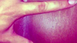 exploring my fiancée’s wet pussy until she spreads and cums