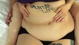 2 bbws play with each others fat bellies... i love watchin' that fetish fun!