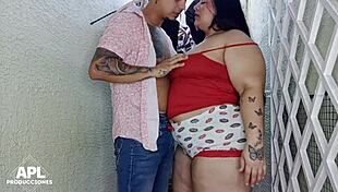 llego a casa y encuentro a mi madrastra con poca ropa, horny latina tits and ass 😈