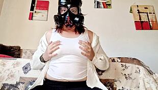 feeling the orgasm with this super fetish gas mask, ready to cum together.