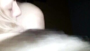 केशा बड़ा लंड चूसती रॉ ब्लोजॉब एक्शन में