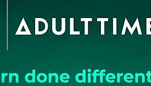 मोटे बूब्स वाली मिल्फ शालिना डिवाइन की गीली चूत बड़े लंड से गहराई तक पेली