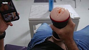 mi mejor amiga me ayudó a correrme después de atraparme