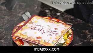 हिजाब बेब ऑड्रे रॉयल ने टायलर क्रूज को डाइनिंग टेबल पर चोदा 🔥