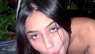 después de viaje largo, sexo en campamento con semen al aire libre