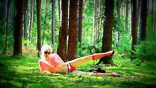 Shemale In The Forest With Toys And Oral